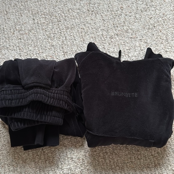 Brunette the Label Velour tracksuit - Picture 5 of 6